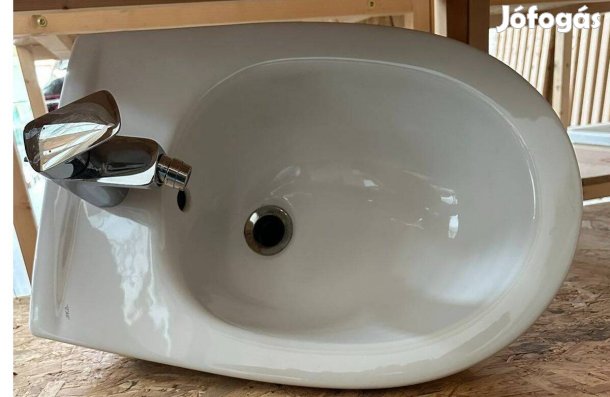 Csapteleppel bidé eladó!