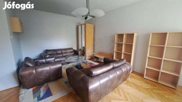 Csatárkánál kiadó egy berendezett 2+1 szobás, magasföldszinti lakás