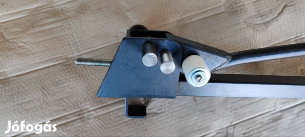 Csatornavas hajlító