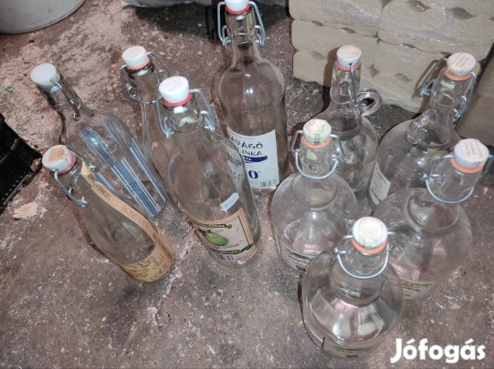 Csatos pálinkás üvegek eladók!