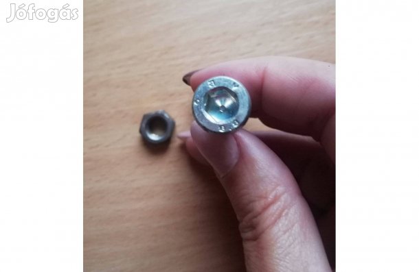 Csavar+anya belsőkulcsnyílású hengeresfejű