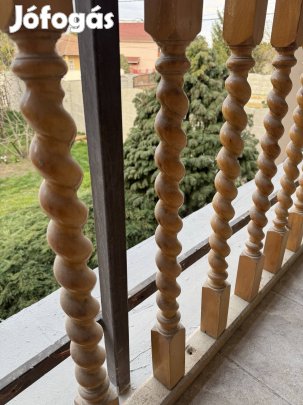 Csavar mintás korlátbábú