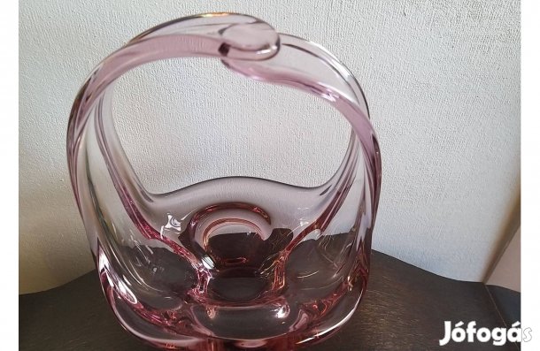 Cseh Skrdlovice gyárból rózsaszín üvegkosár (Jan Beránek )