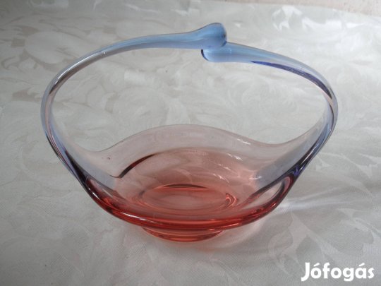 Cseh színes öntött üveg finom vonalú asztalközép, kínáló