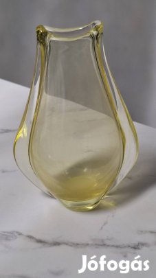Cseh üveg váza