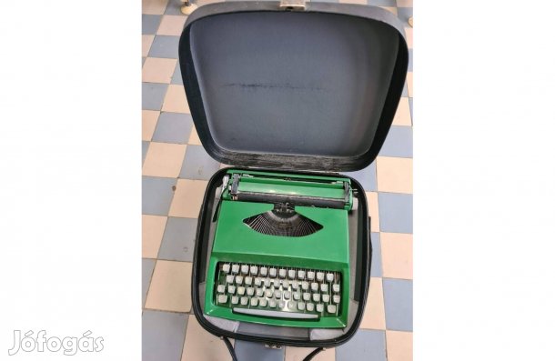 Csehszlovák 231.3 típusú táska írógép