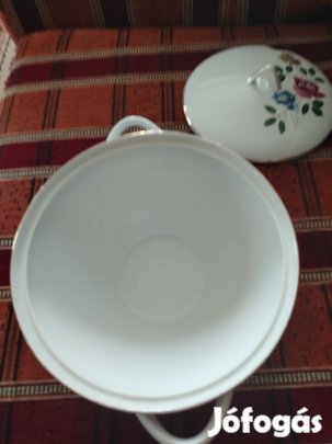 Csehszlovák virágmintás levestal 