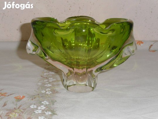 Csehszlovák zöld üveg tálka, asztalközép
