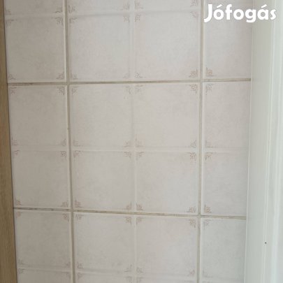 Csempe bontott -tiszta hátoldal !Bontottcsempe pótlásra is 20 x 20 cm