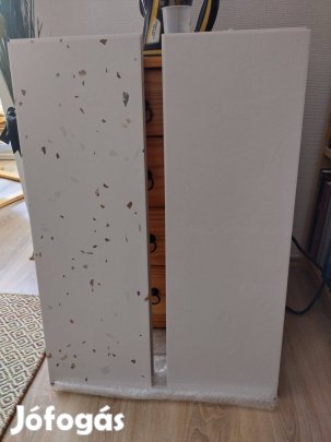 Csempe fürdőszobába - pöttyöstarka, fehér falra, és kék padlóra