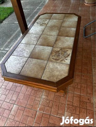 Csempeberakásos dohányzóasztal eladó