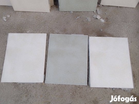 Csempék eladók 20x25-ös méretben bontott állapotban 90 Ft_db