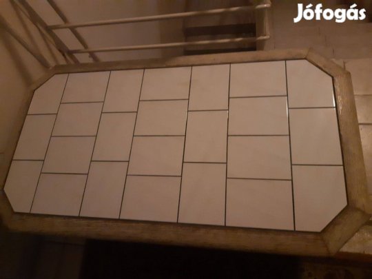 Csempés dohányzóasztal 75x135cm polcos