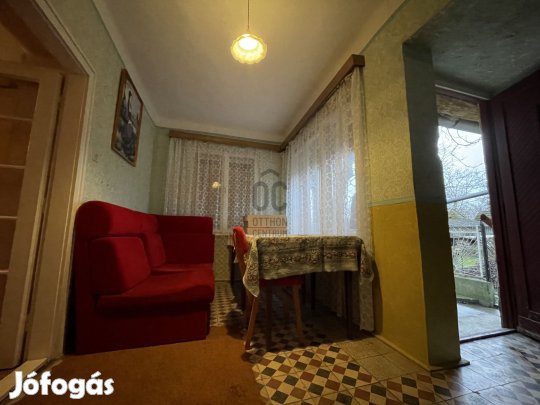 Csendes, vidéki élet nagy telekkel Jásziványon