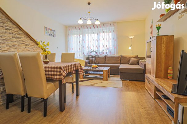 Csendes kertkapcsolatos ikerház Sopron- Apácakert városrészen