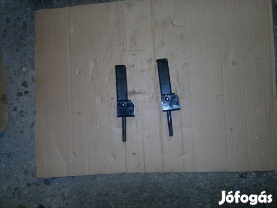 Csepel 125 uj hátso lábtarto pár