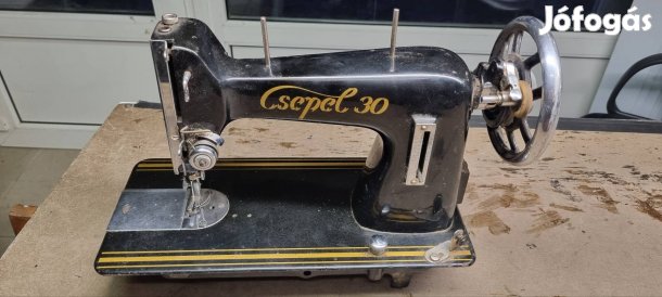 Csepel 30 varrógép eladó. 