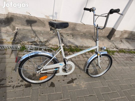 Csepel camping , kemping kerékpár