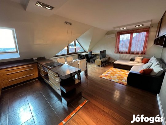 Cseppkő utcában két hálószobás lakás kiadó