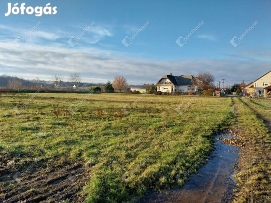 Csepregi eladó 1283 nm-es telek