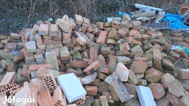 Cserép és tégla ingyen elvihető!