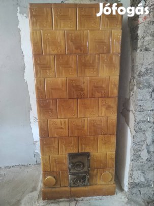 Cserépkályha jó állapotban!