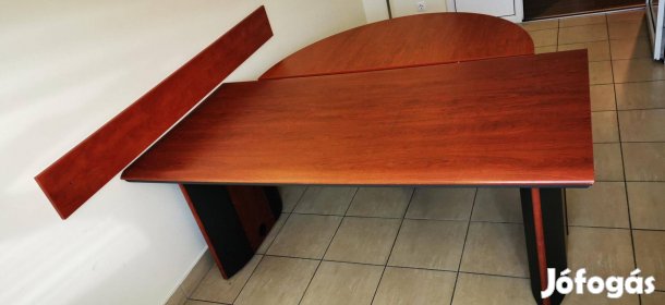 Cseresznye íróasztal