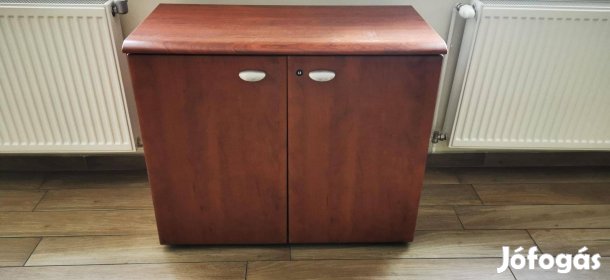 Cseresznye szekrény