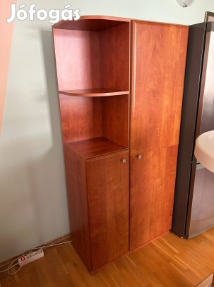 Cseresznye színű kiegészítő bútor