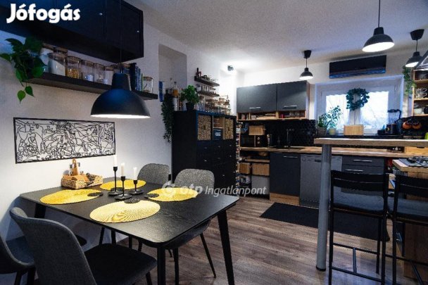 Cserkeszőlői 92 nm-es ház eladó