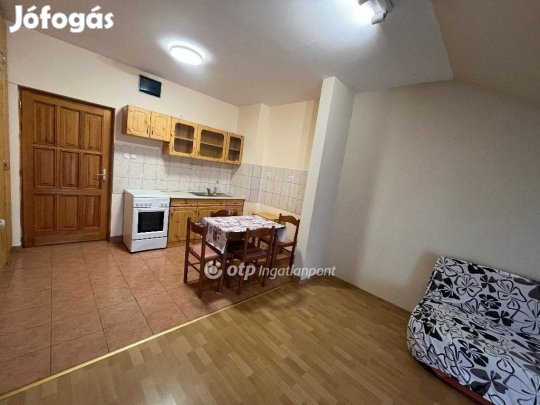 Cserkeszőlői eladó 36 nm-es lakás