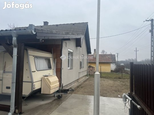 Csévharaszti 49 nm-es ház eladó