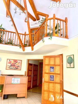 Csigekertben  , rendelőnek is alkalmas , családi ház eladó.