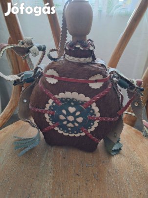 Csikóbőrös kulacs eladó