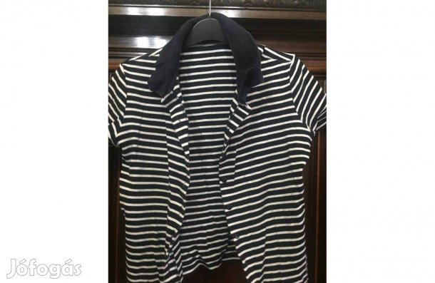 Csíkos gombos felső