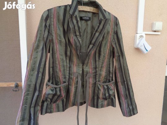 Csíkos mintázatú blézer