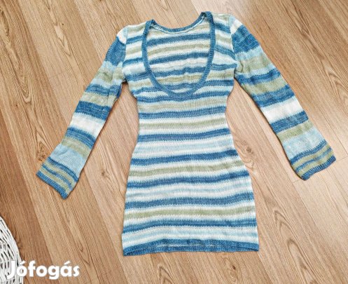 Csíkos női pulcsiruha
