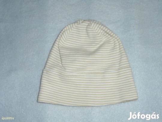 Csíkos világos színű sapka - újszülöttre