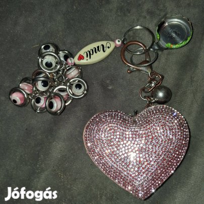 Csillogó szivecskés kulcstartó Andi névvel