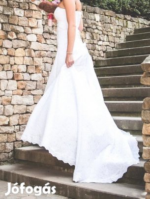 Csipke menyasszonyi ruha