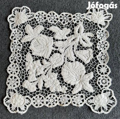 Csipke terítő