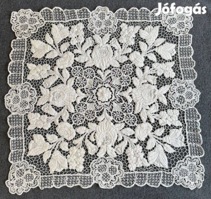 Csipke terítő