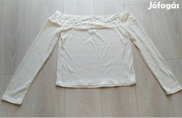 Csipkés felső vaj színű