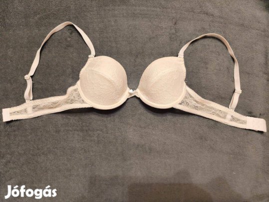 Csipkés merevítős beige melltartó 75B