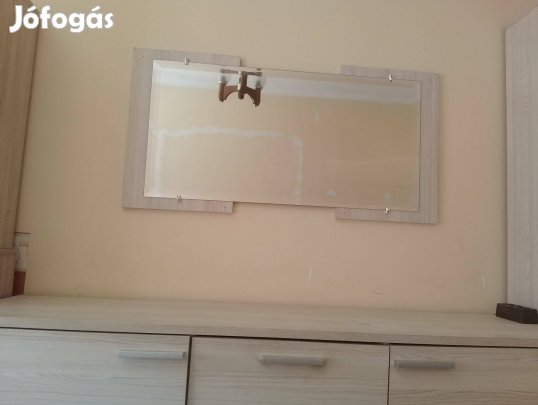 Csiszolt szélű tükör újszerű állapotban olcsón eladó