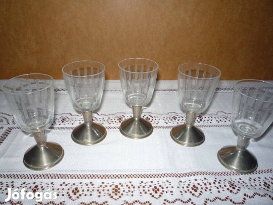 Csiszolt üveg pohár fém talppal 5db