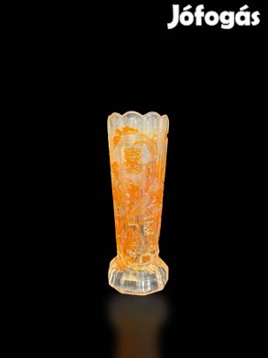 Csiszolt üveg váza lüszteres dekorral