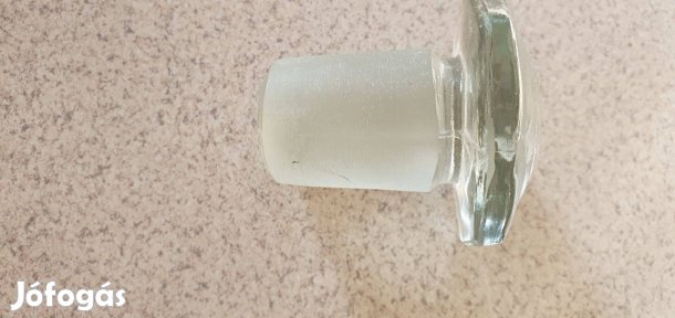 Csiszolt üvegdugó gyógyszertári üvegre