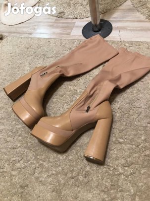 Csizma bézs 14 cm sarok 39 mert 24,5 cm