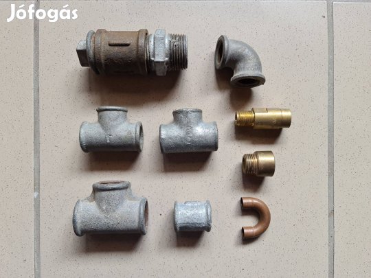 Cső szerelvény vagy másra